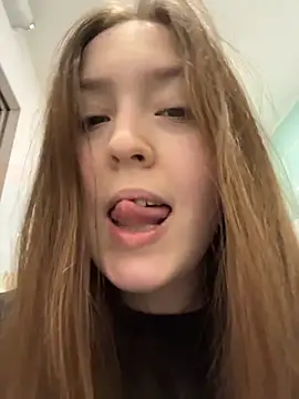 Charming_hamster_'s cam snapshot