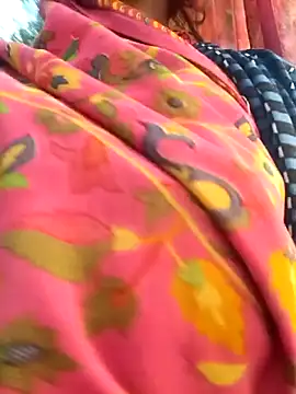 Juhi_chawla's cam snapshot