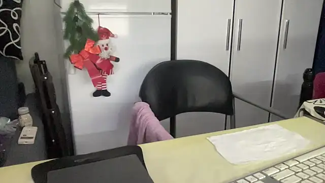 coach-karl live sex cam