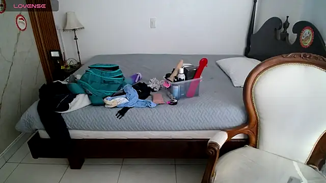 _Miaaleon live sex cam