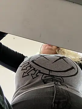 Teya_moon_'s cam snapshot