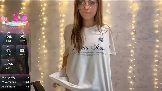 AliceStacy's cam snapshot