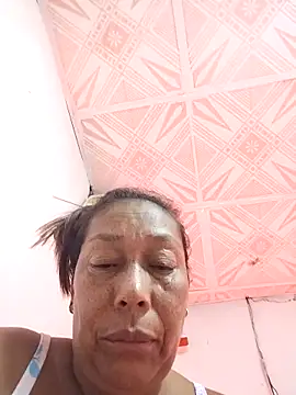 Naomi-Mature live sex cam