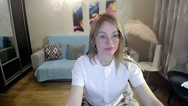 shy_hot_cat's cam snapshot