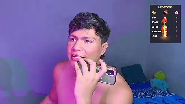 Alejandro_Vt live sex cam