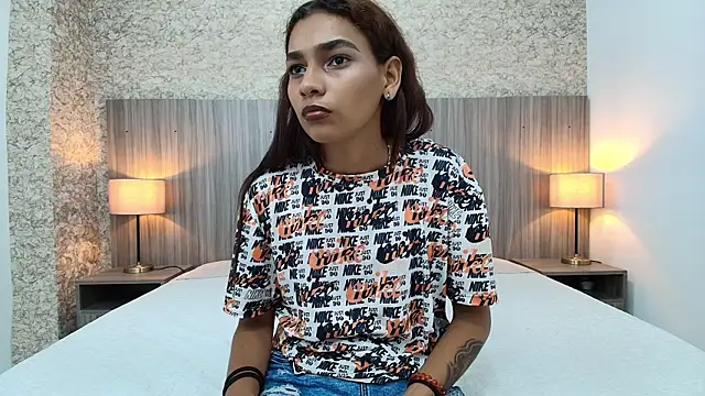 zoe_bermudez's cam snapshot