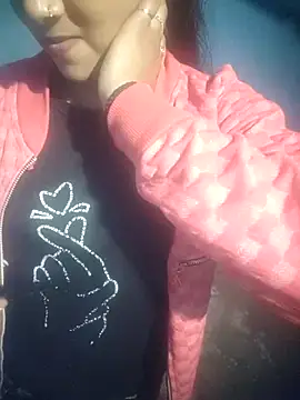 Juliekhan_98's cam snapshot