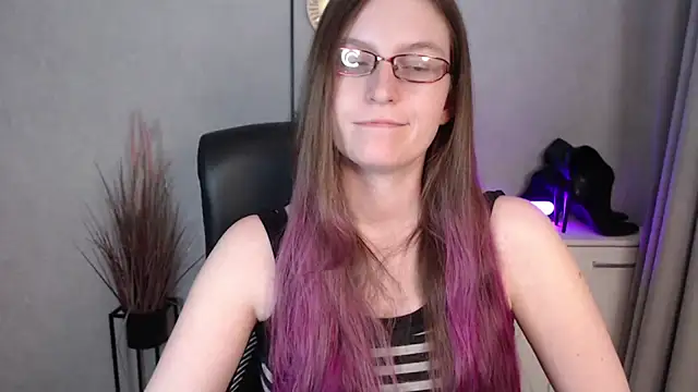 emmaxDelight's cam snapshot