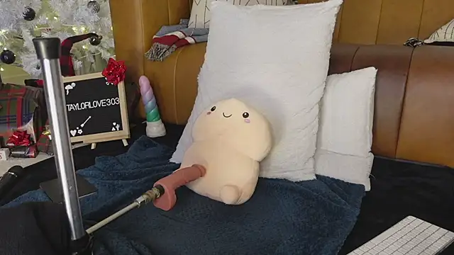 Taylorlove303 live sex cam