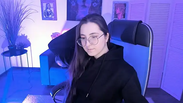 VirtuallVoyant live sex cam