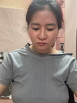 Bollozzy_89 live sex cam