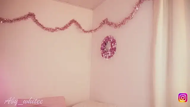 AbyWhitee live sex cam