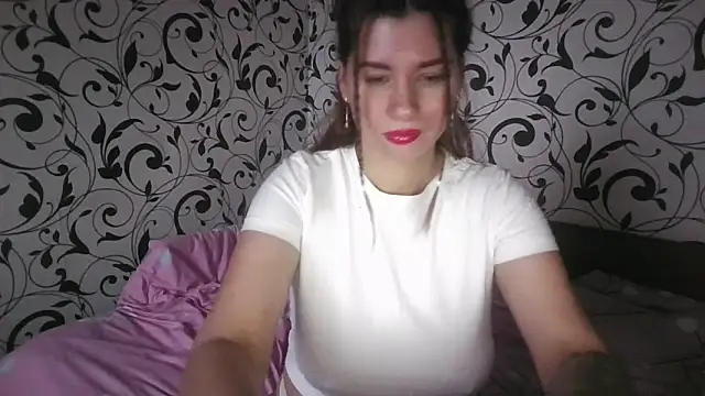 YourEmilie's cam snapshot