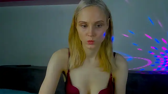 Gina_Gina_love's cam snapshot