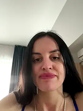 Alexiaaa121's cam snapshot