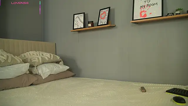 LollaStich's cam snapshot