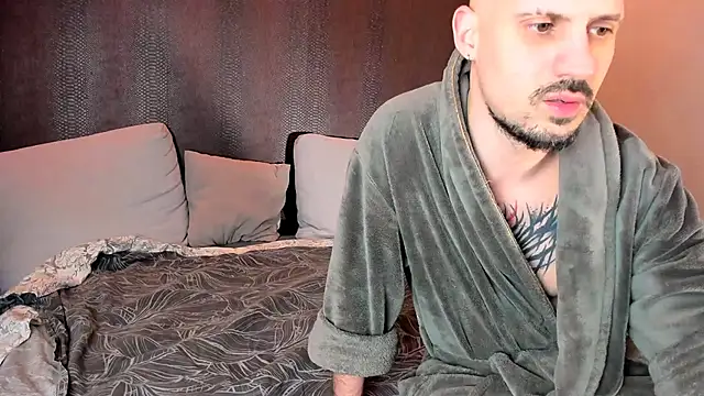 AssHunter4k's cam snapshot