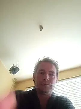 piercingpik's cam snapshot