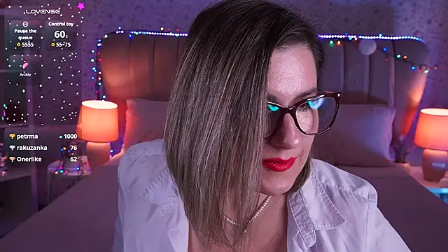 KiraRoxx live sex cam