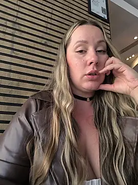 Mona_Plus live sex cam