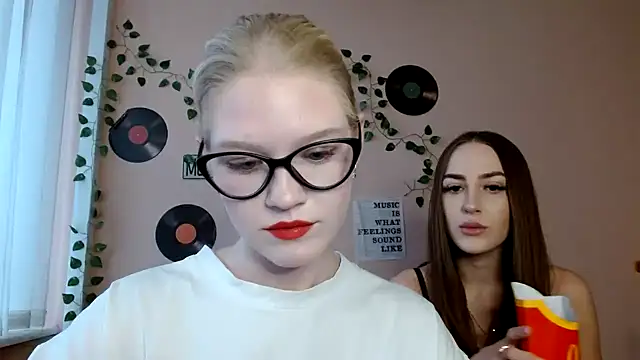 Aria__Moon's cam snapshot