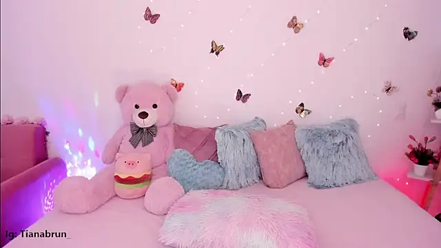 Zara_uwu_'s cam snapshot