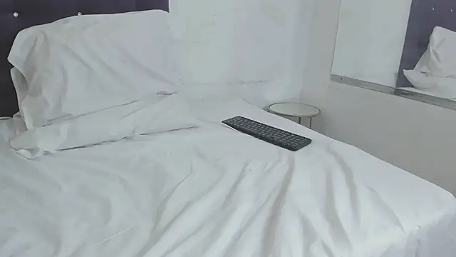 Megansweetcome's cam snapshot