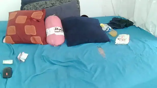 sexyslimx23's cam snapshot