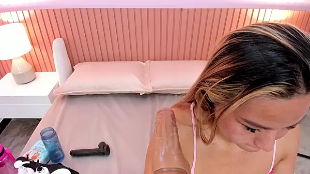 katia_expensive's cam snapshot