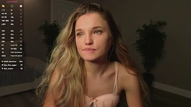 JulieLupo's cam snapshot