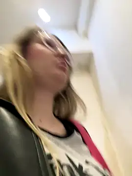 Teya_moon_'s cam snapshot