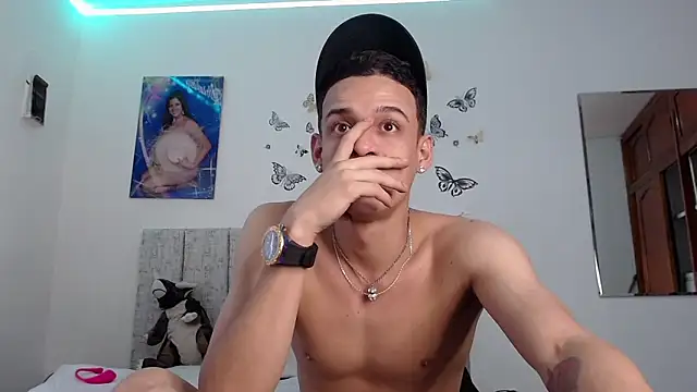 Ethanho0t's cam snapshot