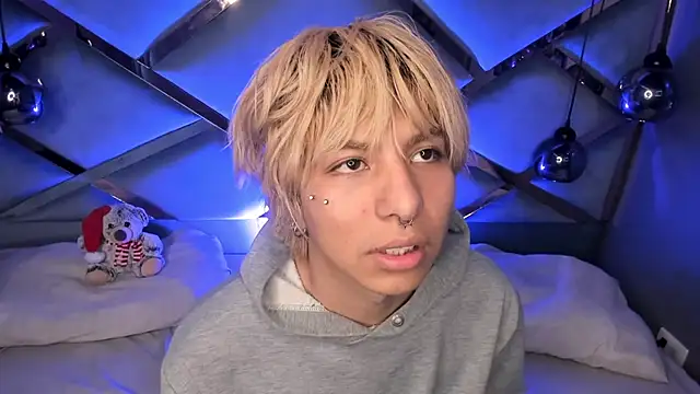 OliIverr22 live sex cam