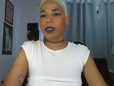 Helenoir live sex cam