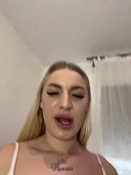 RuxyCatrina's cam snapshot