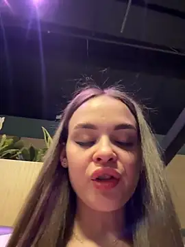 KristiRich's cam snapshot