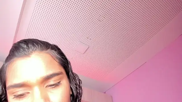 ChloeWiillow live sex cam