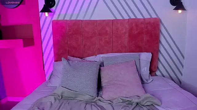 Kari_Kaory's cam snapshot