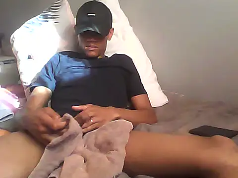 younglover250 live sex cam