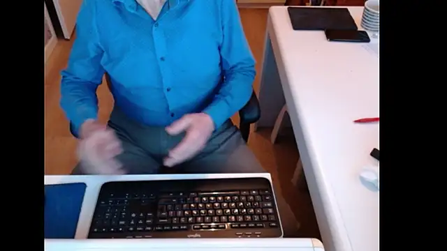 dutchpornking's cam snapshot