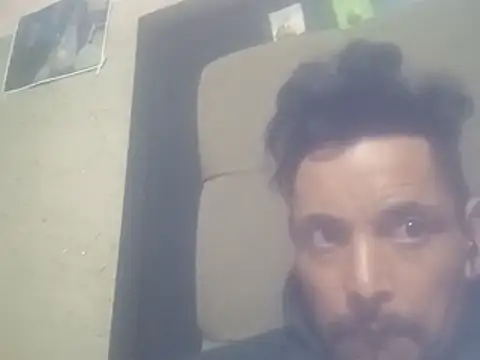 ConfidedAward's cam snapshot