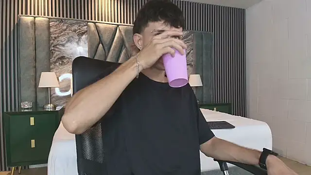 Michael_blue's cam snapshot