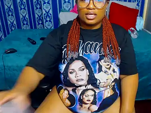 JUICEYLIPS333 live sex cam