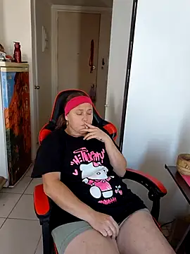 Yarafox01's cam snapshot