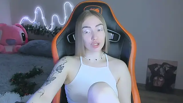 LaraKrein_lk's cam snapshot