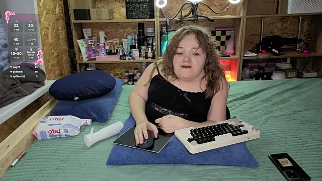 MiniNatalie's cam snapshot