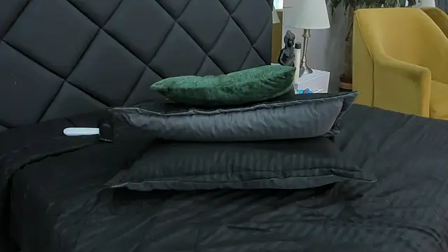 isa_lancaster live sex cam