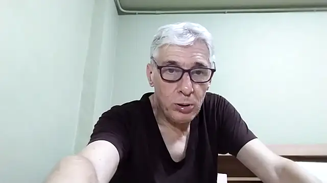 BIGUNCUTHARDCOCK live sex cam