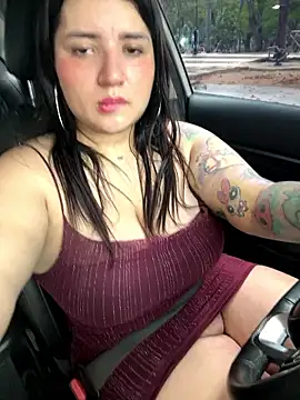 horny_roomiess's cam snapshot