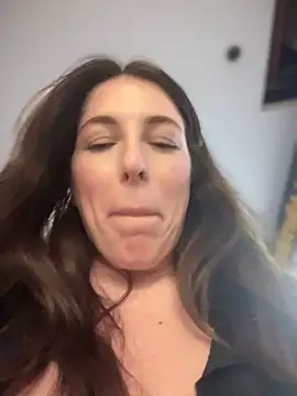 MommmyYummy's cam snapshot